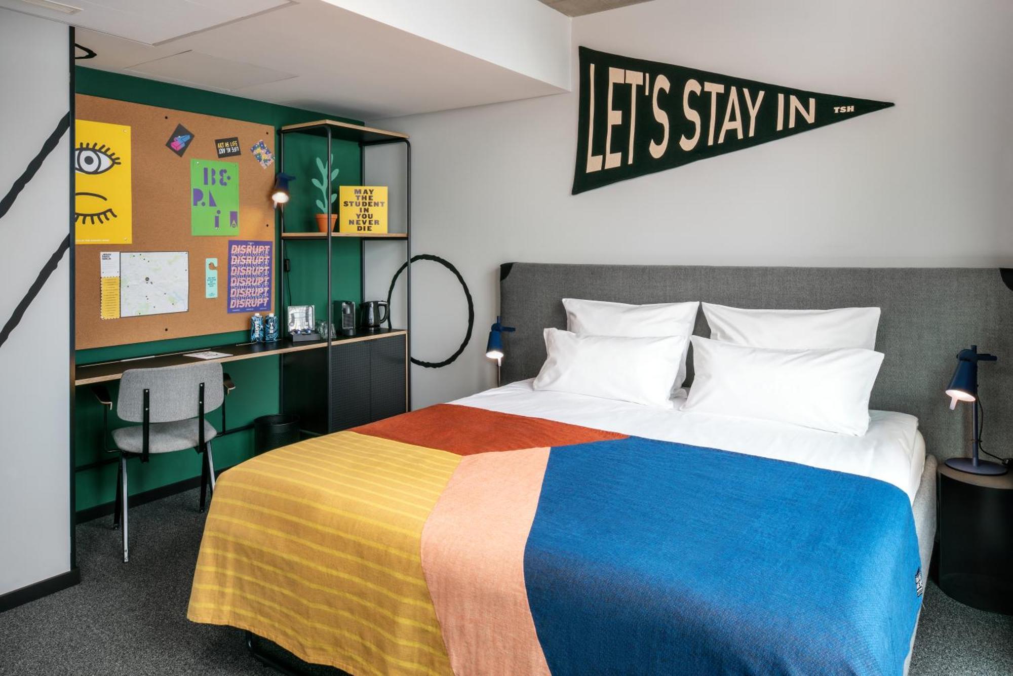 Family Studio,1756698940:JPEG