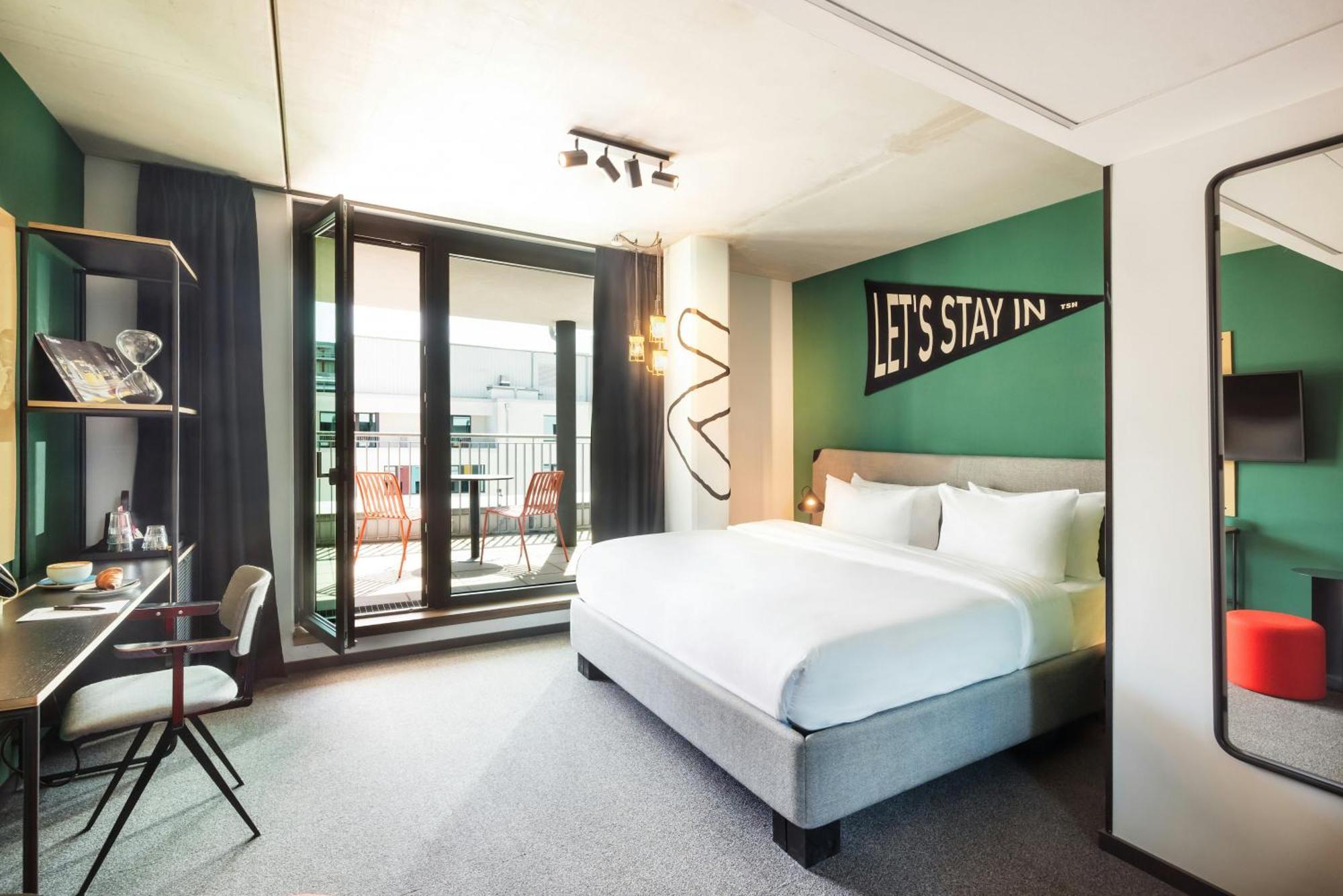Deluxe King Room